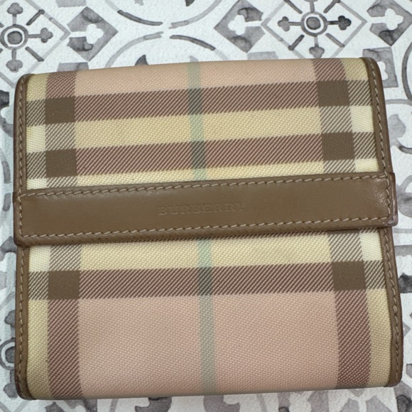 Burberry London-Nova Check Pattern Compact Wallet - Picture 9 of 13